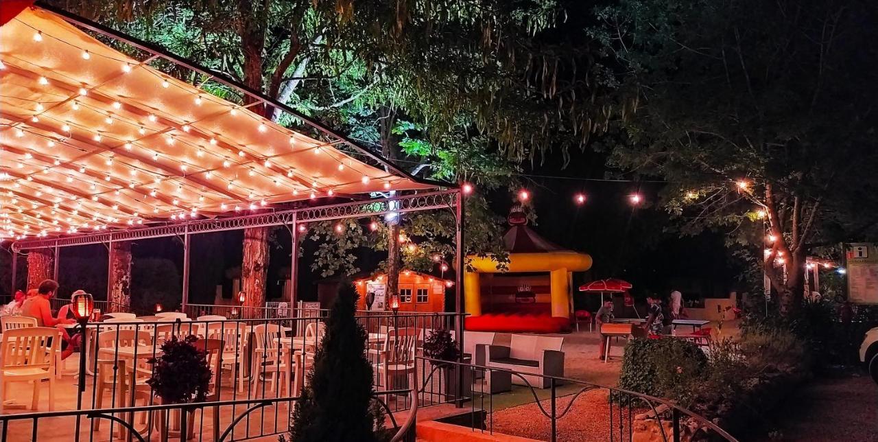 Camping Hotel Les Rives Du Loup Tourrettes-sur-Loup Eksteriør bilde