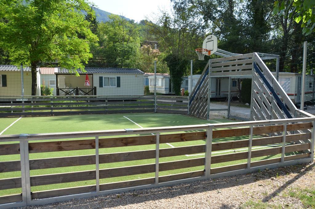 Camping Hotel Les Rives Du Loup Tourrettes-sur-Loup Eksteriør bilde