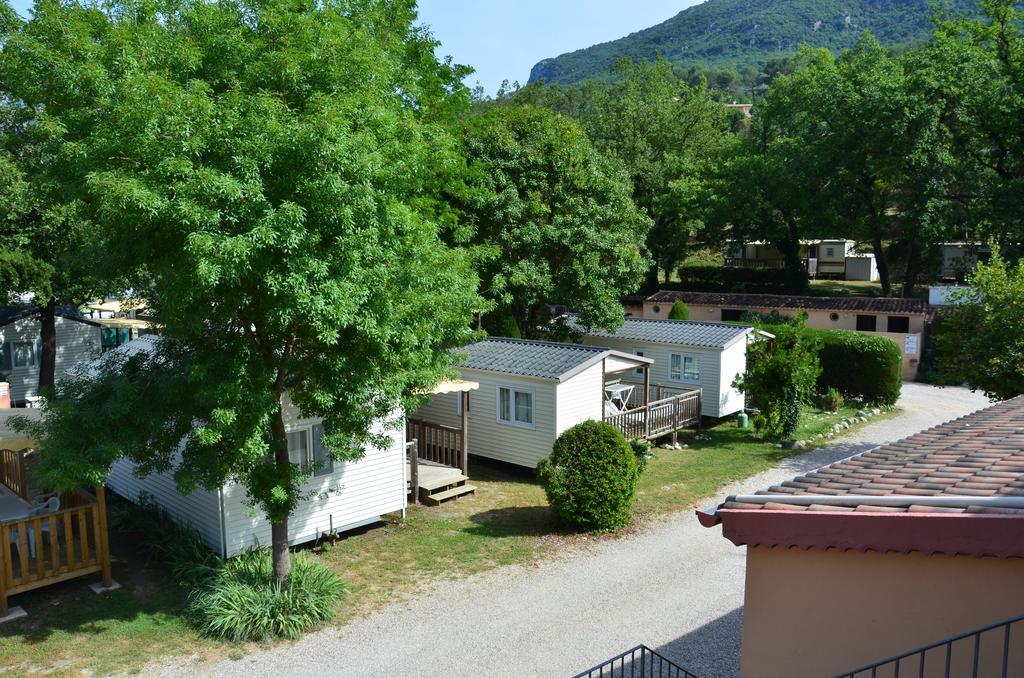 Camping Hotel Les Rives Du Loup Tourrettes-sur-Loup Eksteriør bilde