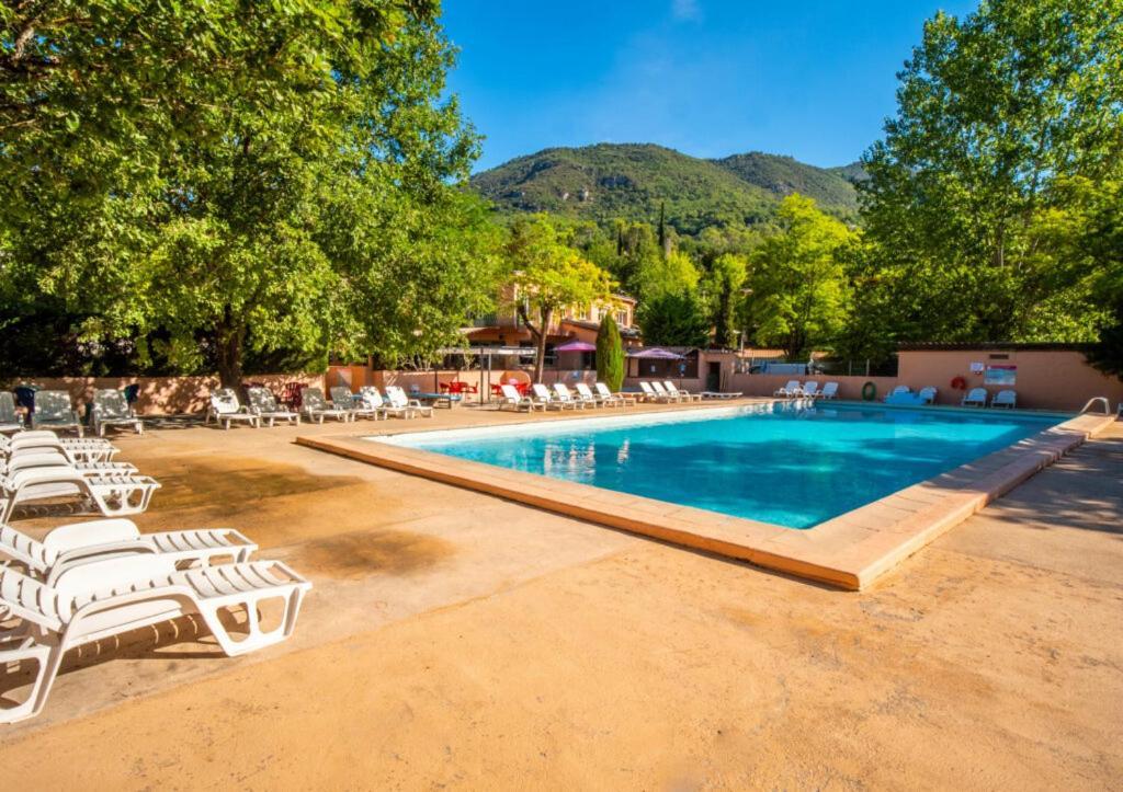 Camping Hotel Les Rives Du Loup Tourrettes-sur-Loup Eksteriør bilde