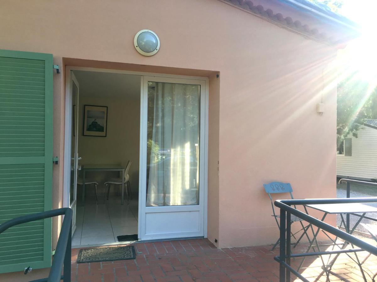Camping Hotel Les Rives Du Loup Tourrettes-sur-Loup Eksteriør bilde