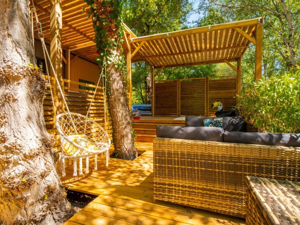 Camping Hotel Les Rives Du Loup Tourrettes-sur-Loup Eksteriør bilde