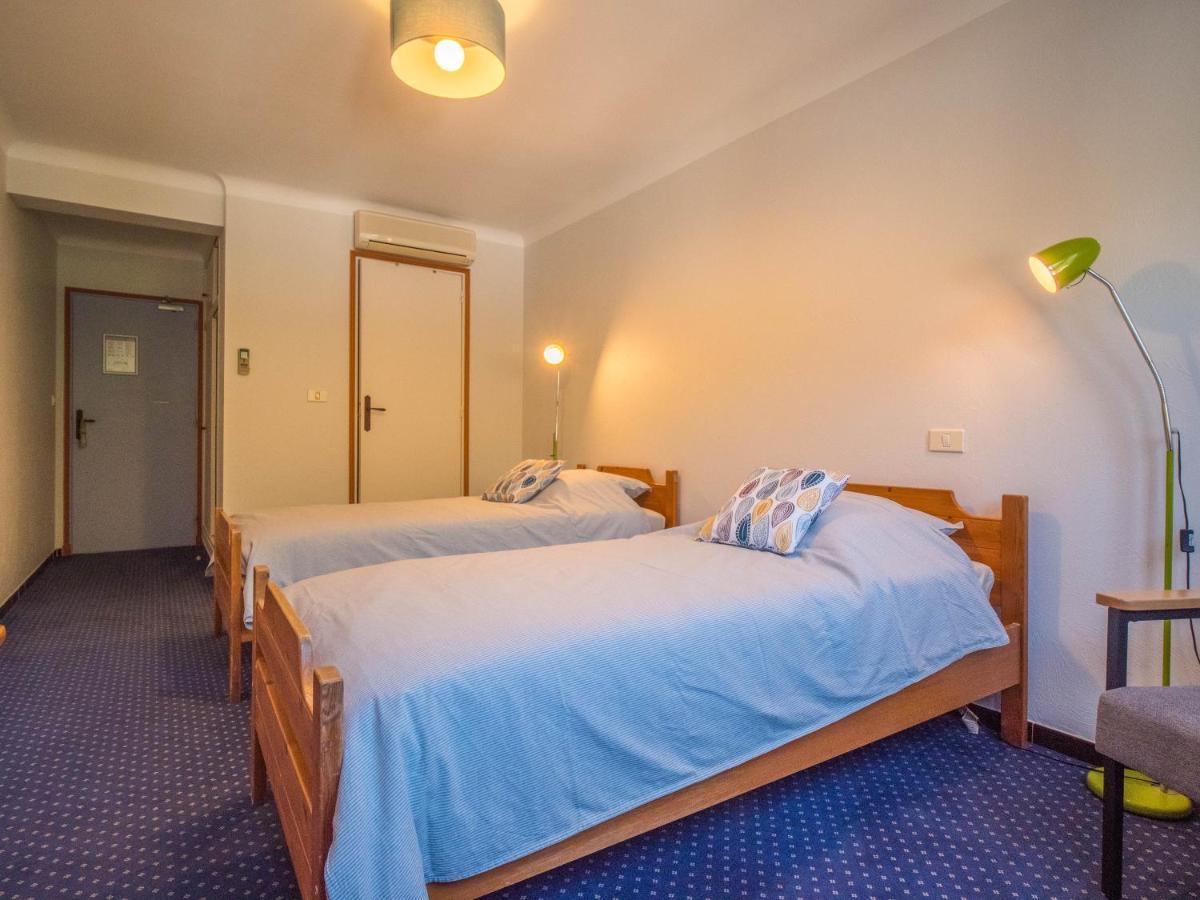 Camping Hotel Les Rives Du Loup Tourrettes-sur-Loup Eksteriør bilde