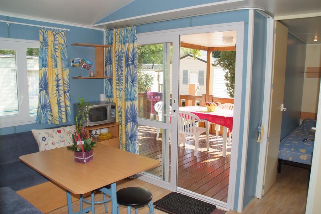 Camping Hotel Les Rives Du Loup Tourrettes-sur-Loup Eksteriør bilde